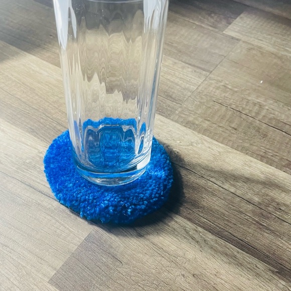 Blue circle table design item/coasters - Picture 4 of 4